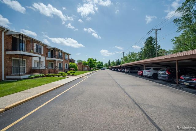 30795 Shiawassee Road 7, Farmington, MI 48336
