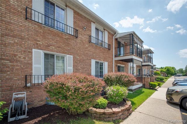 30795 Shiawassee Road 7, Farmington, MI 48336
