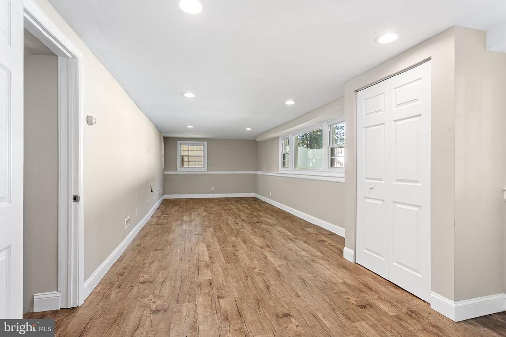 405 E EVESHAM AVE, MAGNOLIA, NJ 08049 — photo 2