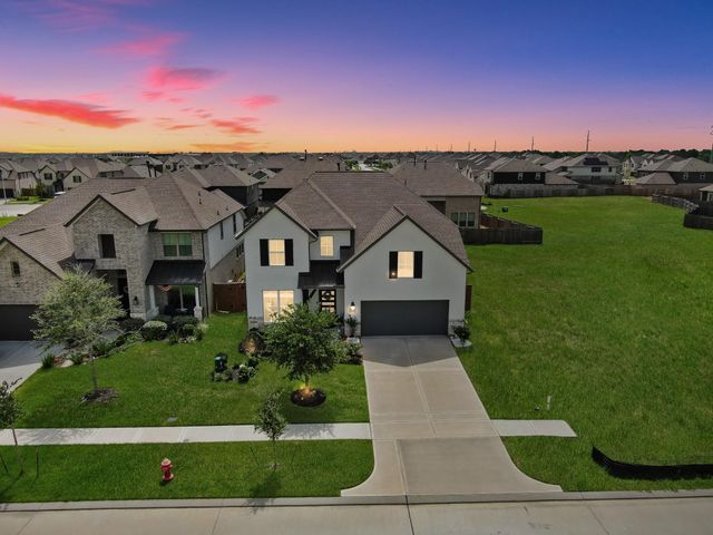 2210 Seneca Lake Drive, La Marque, TX 77568