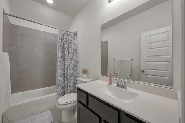 2210 Seneca Lake Drive, La Marque, TX 77568
