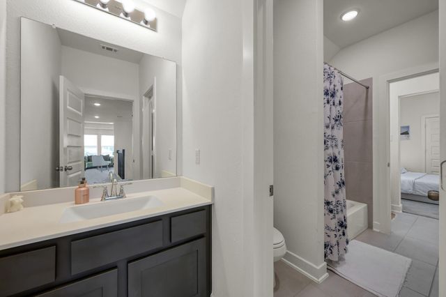 2210 Seneca Lake Drive, La Marque, TX 77568
