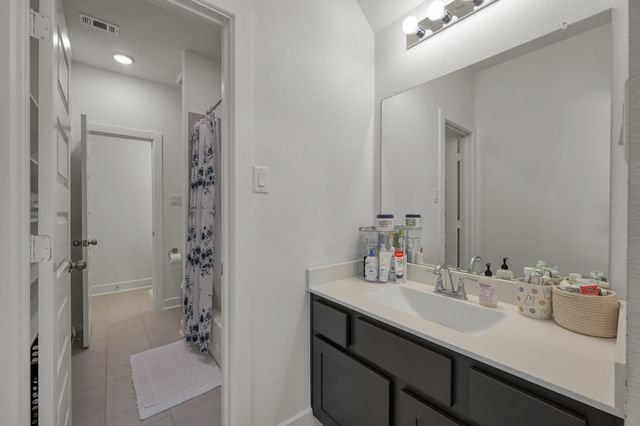 2210 Seneca Lake Drive, La Marque, TX 77568