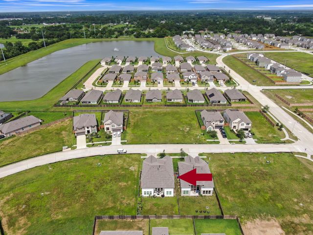 2210 Seneca Lake Drive, La Marque, TX 77568