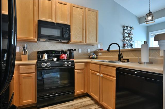 151 Spring Way Square, Canton, GA 30114