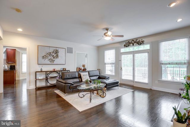 15613 VILLAGE COVE PL, Haymarket, VA 20169