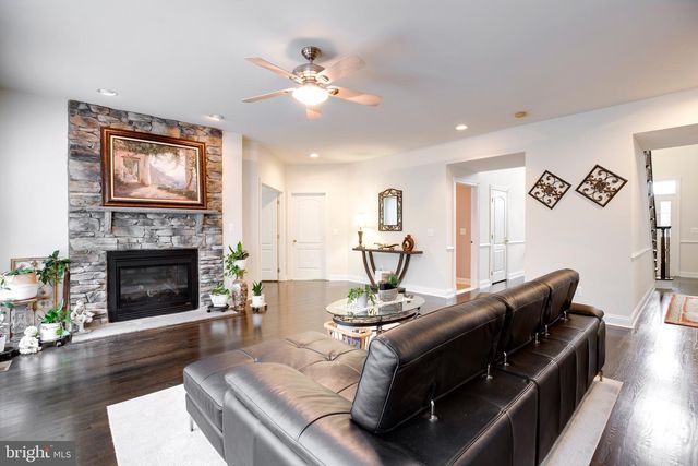 15613 VILLAGE COVE PL, Haymarket, VA 20169