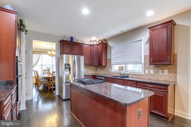 15613 VILLAGE COVE PL, Haymarket, VA 20169