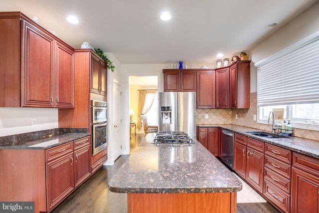 15613 VILLAGE COVE PL, Haymarket, VA 20169