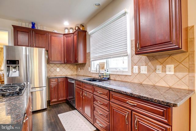 15613 VILLAGE COVE PL, Haymarket, VA 20169