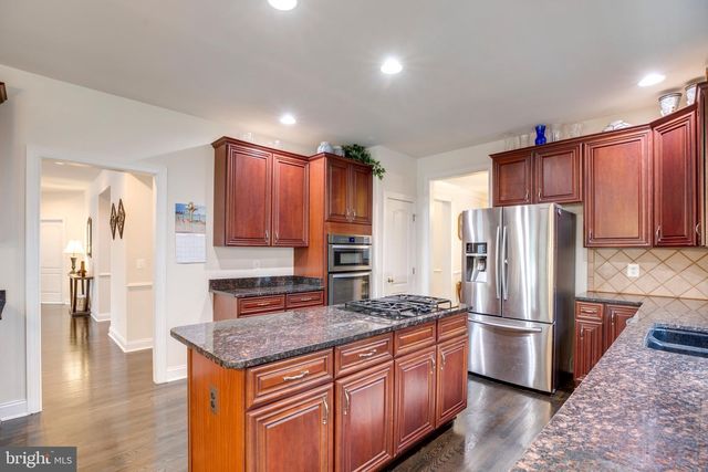 15613 VILLAGE COVE PL, Haymarket, VA 20169