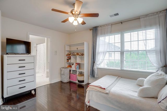 15613 VILLAGE COVE PL, Haymarket, VA 20169