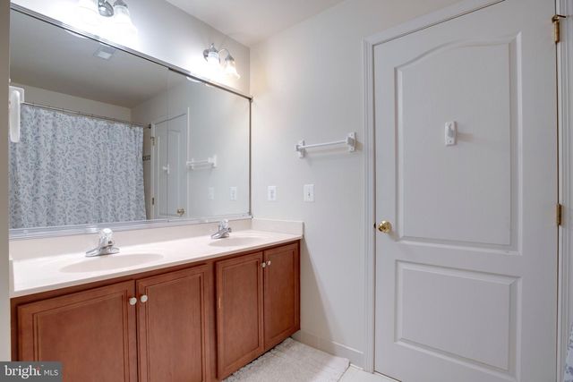 15613 VILLAGE COVE PL, Haymarket, VA 20169