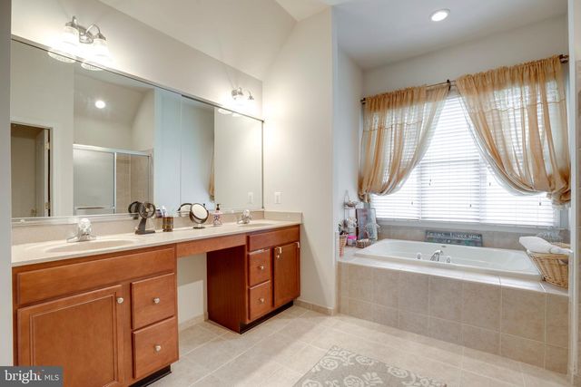 15613 VILLAGE COVE PL, Haymarket, VA 20169