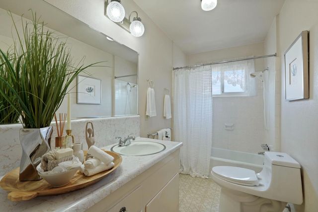 2532 Bristol Ave, Stockton, CA 95204