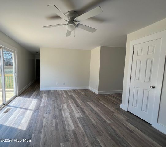 410 Loma Linda Drive, Cape Carteret, NC 28584