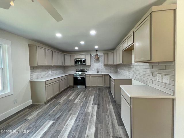 410 Loma Linda Drive, Cape Carteret, NC 28584