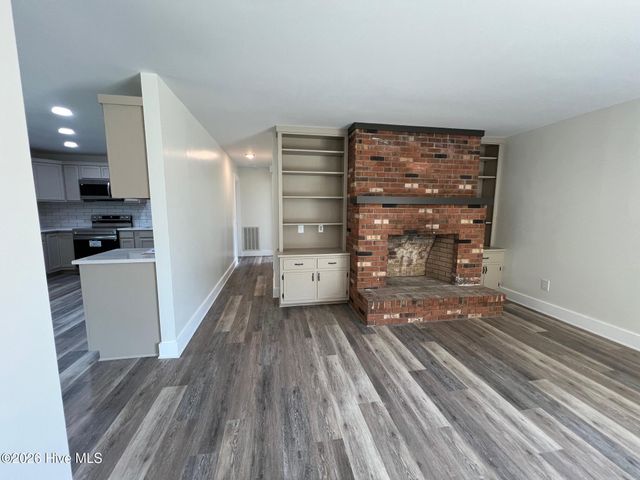 410 Loma Linda Drive, Cape Carteret, NC 28584