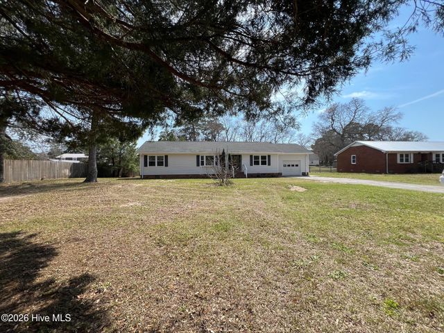 410 Loma Linda Drive, Cape Carteret, NC 28584