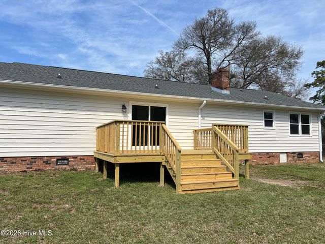 410 Loma Linda Drive, Cape Carteret, NC 28584