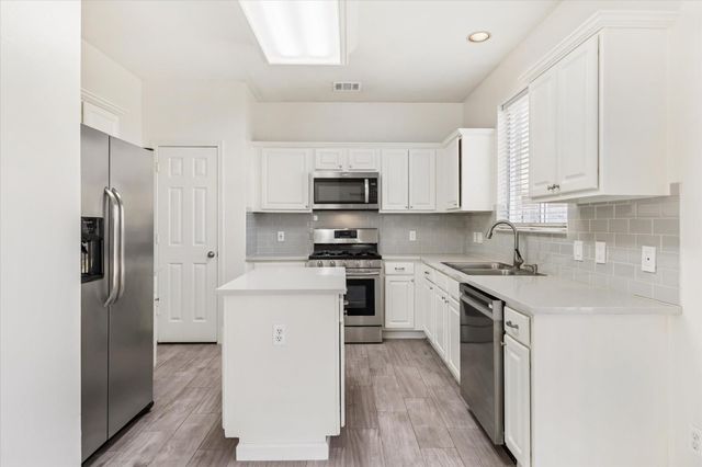 1702 River Trail, Sugar Land, TX 77479