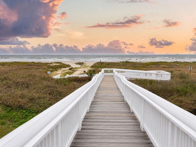 2509 Sunset Passage, Galveston, TX 77550