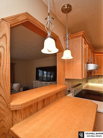 7813 S 37th Street, Bellevue, NE 68147