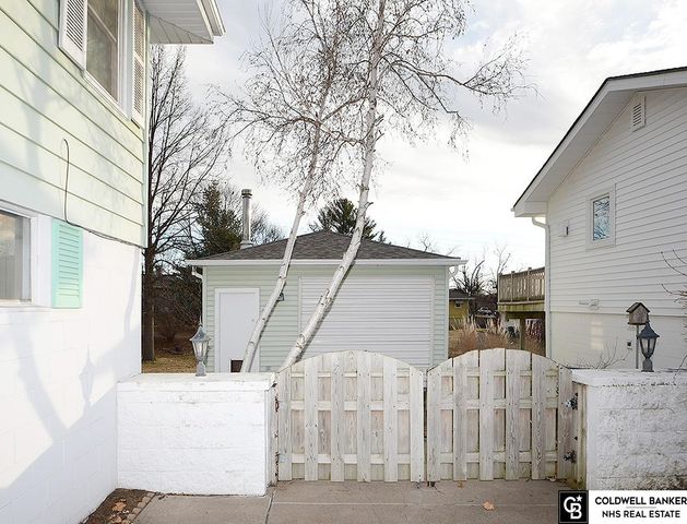 7813 S 37th Street, Bellevue, NE 68147