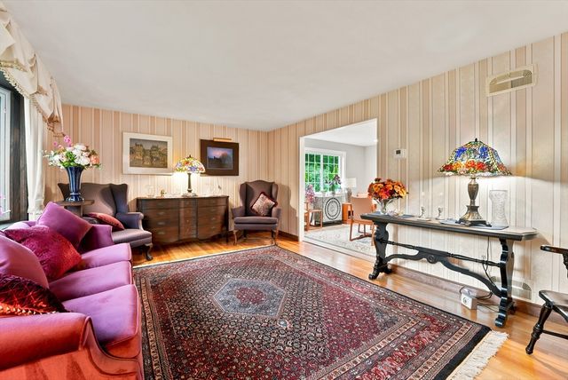 12 Swanson Rd, Framingham, MA 01701