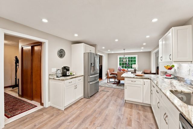 12 Swanson Rd, Framingham, MA 01701