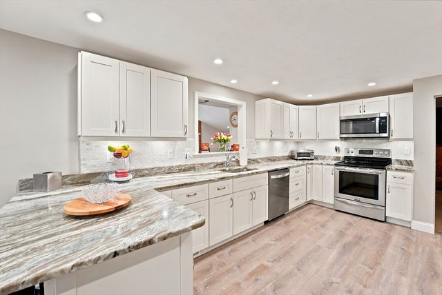 12 Swanson Rd, Framingham, MA 01701