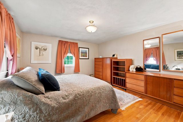 12 Swanson Rd, Framingham, MA 01701