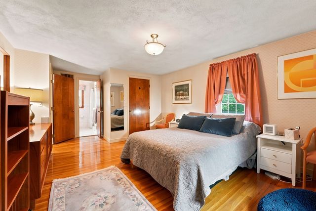 12 Swanson Rd, Framingham, MA 01701