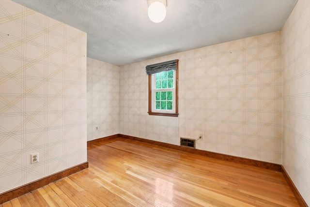 12 Swanson Rd, Framingham, MA 01701