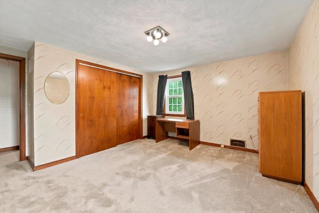 12 Swanson Rd, Framingham, MA 01701