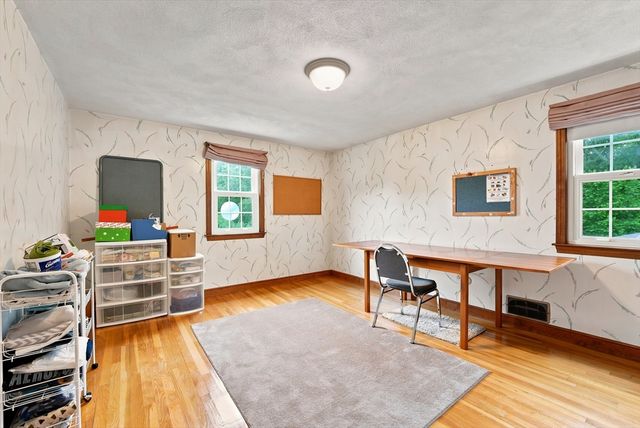 12 Swanson Rd, Framingham, MA 01701