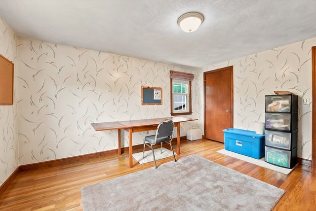 12 Swanson Rd, Framingham, MA 01701
