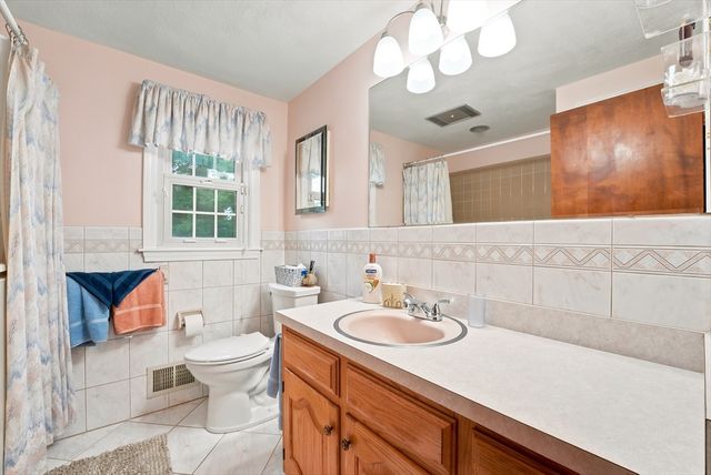 12 Swanson Rd, Framingham, MA 01701