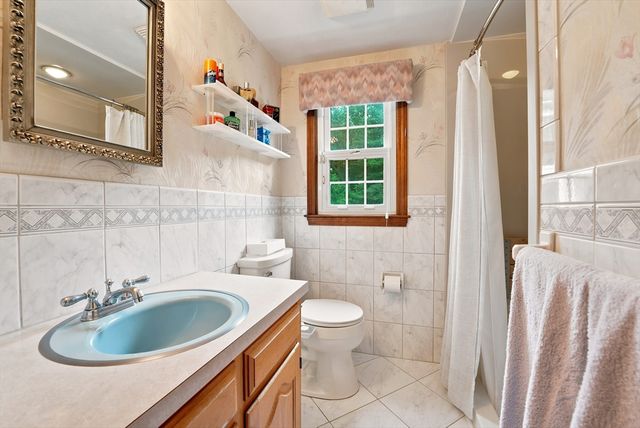 12 Swanson Rd, Framingham, MA 01701
