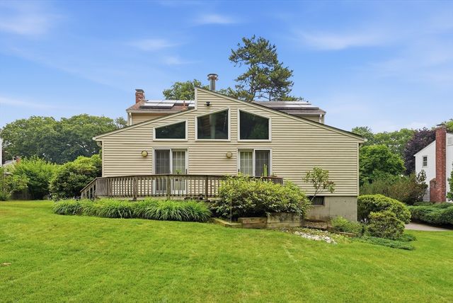 12 Swanson Rd, Framingham, MA 01701