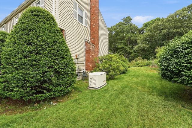12 Swanson Rd, Framingham, MA 01701