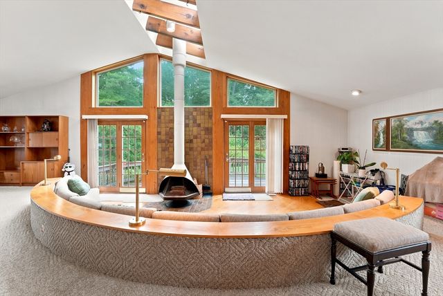 12 Swanson Rd, Framingham, MA 01701