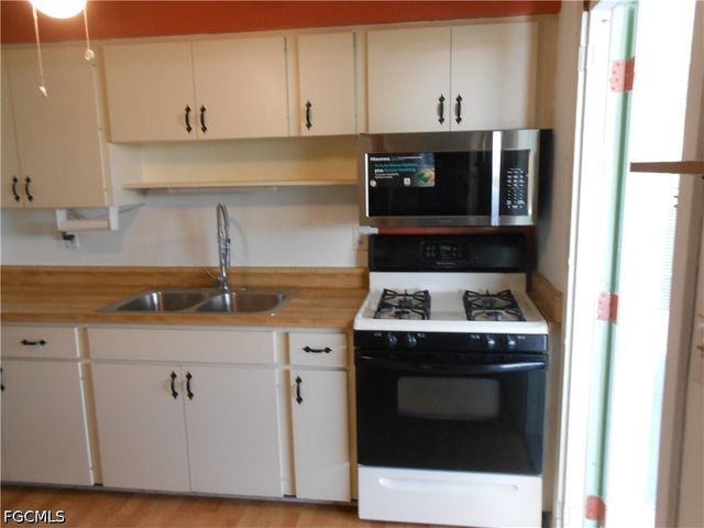 52 Heath Aster LN, Lehigh Acres, FL 33936