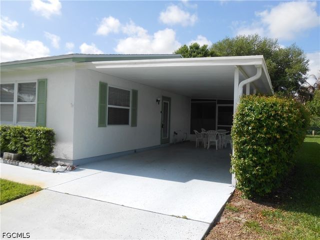 52 Heath Aster LN, Lehigh Acres, FL 33936