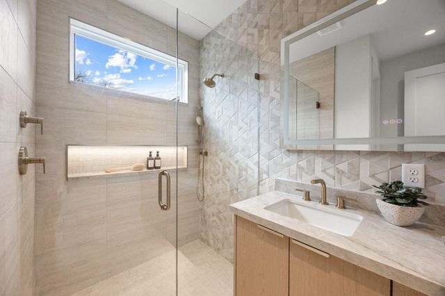 1709 Maple Ave 1, Austin, TX 78702