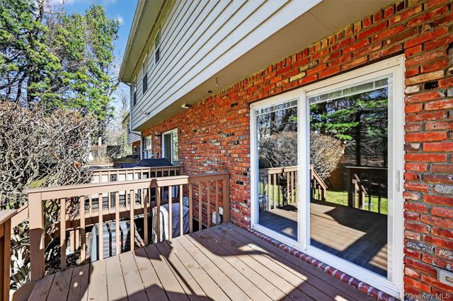 410 Pawnee Court, Suffern, NY 10901