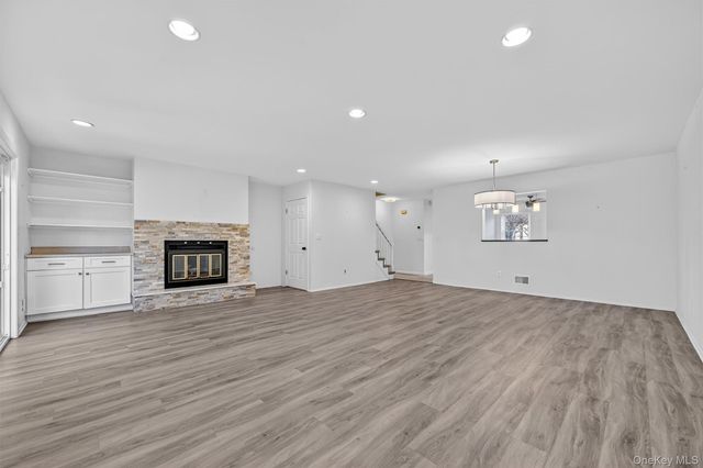 410 Pawnee Court, Suffern, NY 10901