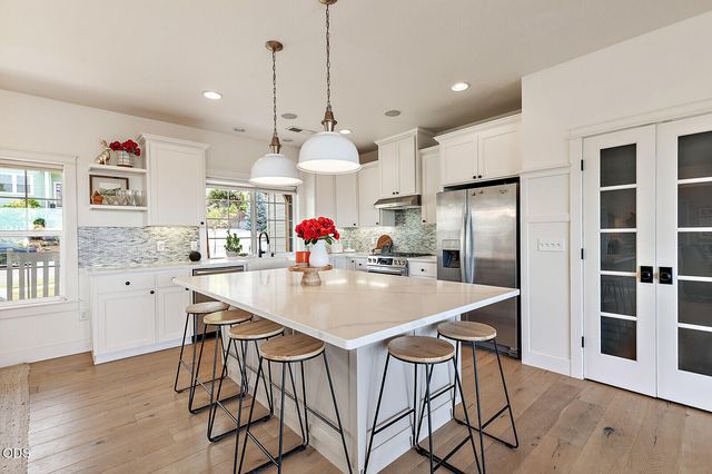 4432 Vista Pointe Drive, Medford, OR 97504