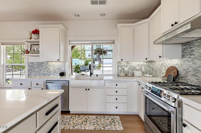 4432 Vista Pointe Drive, Medford, OR 97504
