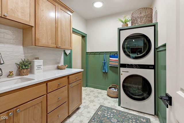 4432 Vista Pointe Drive, Medford, OR 97504